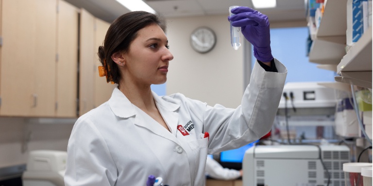 Nicole Kenda in a lab