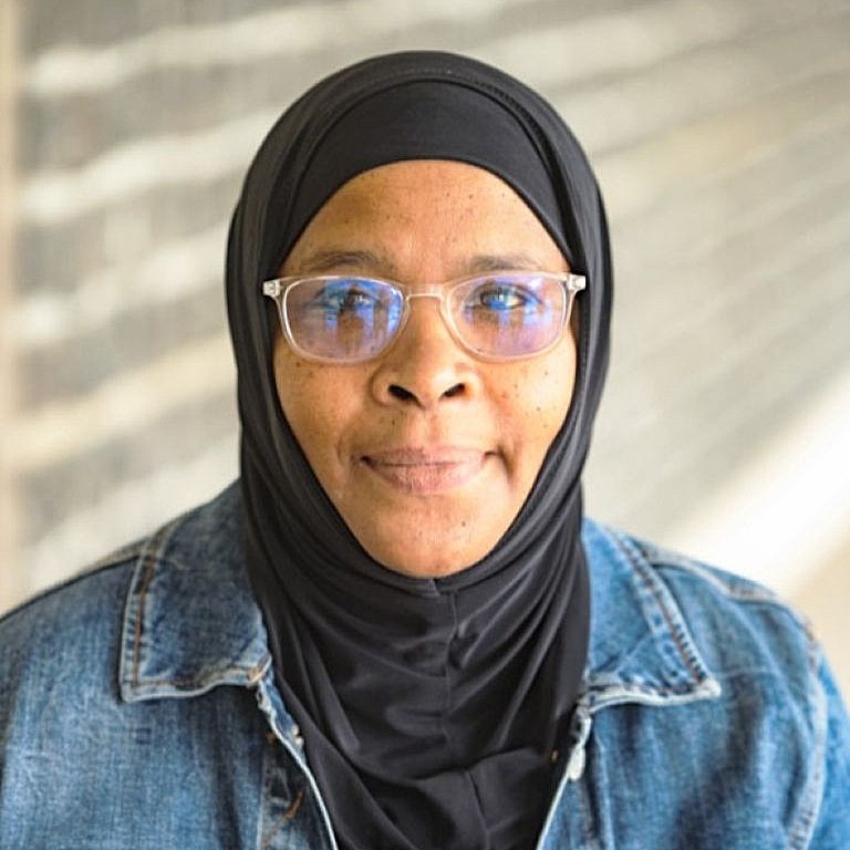 Headshot image of Yvette McLaren-Roberts.